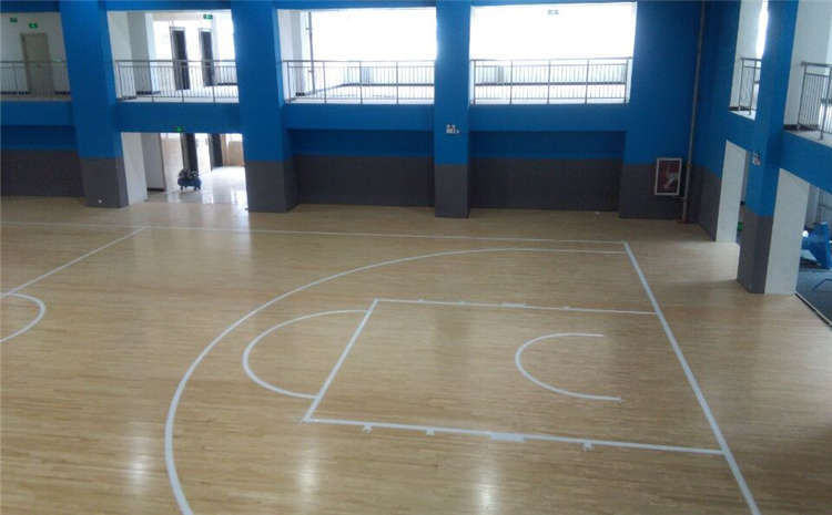 柞木木地板籃球館造價是的多少？
